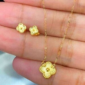 18k SD Gold 💯 Real Gold Stampd Gold Floral Necklace and Earring Set